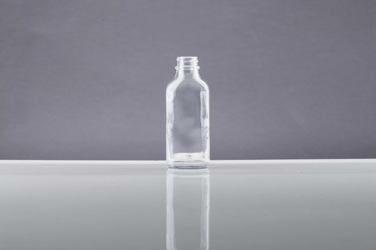 Envase de vidrio con capacidad de 59ML -Ref 0068
