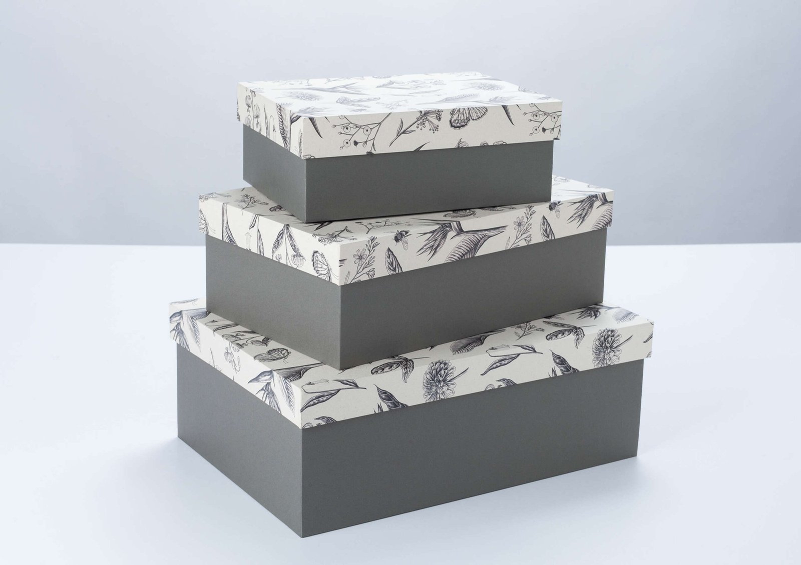 Caja decorativa en cartón industrial (Flores botánica base gris #1- #2- #3) Caja decorativa en cartón industrial (Flores botánica base gris #1- #2- #3)