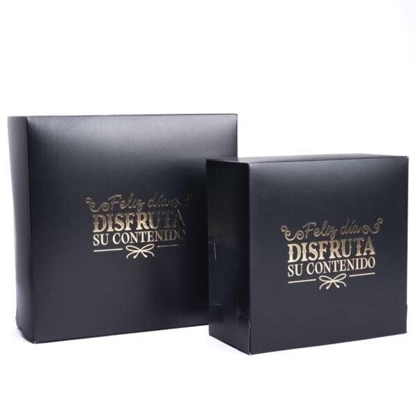 Caja de cartón Negro con Estampado metalizado dorado (FELIZ DIA)